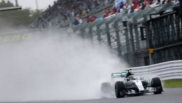 Nico Rosberg takes pole for the 2015 Japanese GP