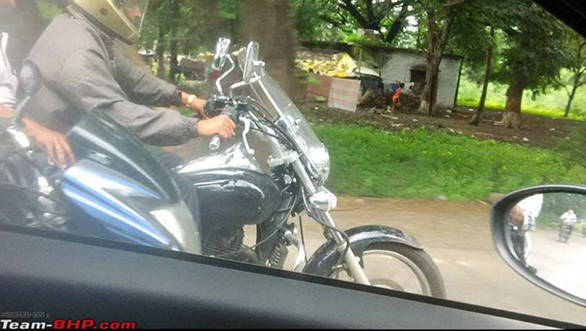 2015 New Bajaj Avenger Leaked Images (5)