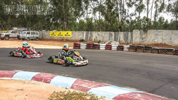 Micro Max Karting feature (3)