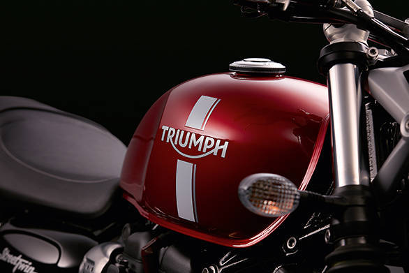 The new tank, shared between the 2016 Triumph Street Twin and the 2016 Triumph T120 looks sleeker with defined knee recesses and a more waisted profile. Simple graphics, like on the Street Twin look great on this