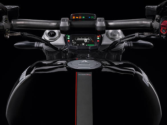 Ducati XDIAVEL S (10)