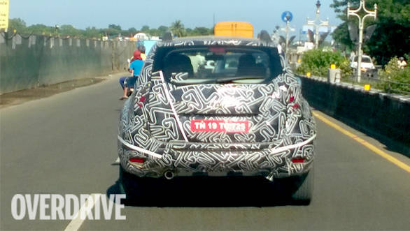 2016 Renault Duster spied (1)