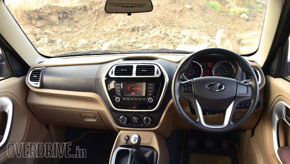 Mahindra TUV vs Ford Ecosport (9)