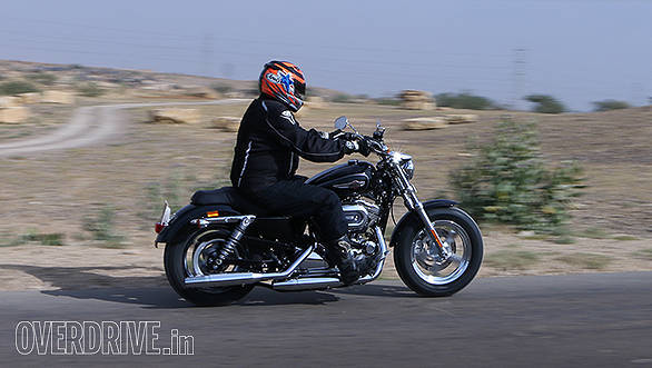 Harley Davidson 1200 Custom (16)