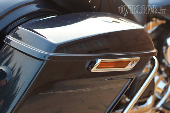 The old Harley-Davidson Road King used this chrome detail as a locking handle. The new ones are much easier to operate
