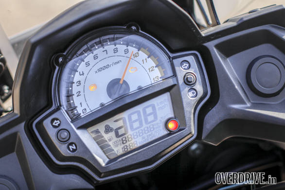 The meters are a simple design and hence, easy to read on the Kawasaki Versys 650  . We did miss a gear indicator though. At least an indication that you're in top gear would be useful on a machine which makes thing kind of effortless torque