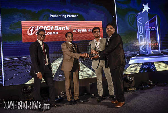 PP Automotive, Karnal getting the three-wheeler dealer of the year award by Bertrand D'Souza, chief editor, OVERDRIVE and  Anup Kumar Saha, general manager, ICICI Bank