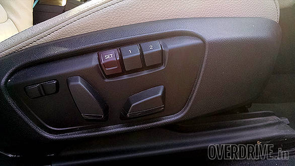All variants get electrically adjustable front seats, the driver side including two memory settings
