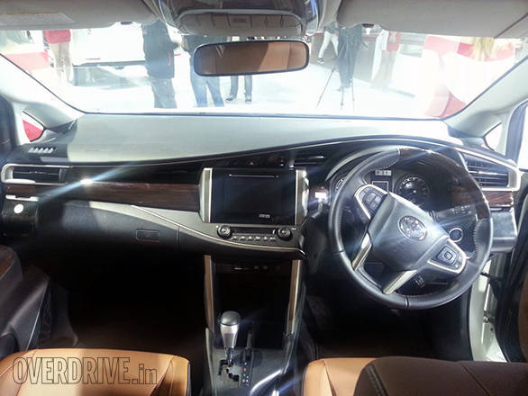 Toyota Innova Crysta (14)