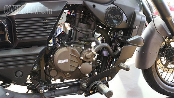 The motorcycle is powered by a water cooled single cylinder engine that displaces 279cc - this is common to all three UM motorcycles launched today. Power stands at 25PS at 8,500rpm while peak torque of 21.8Nm is produced at 7,000rpm. 