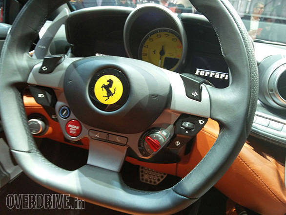 Ferrari GTC4 Lusso (7)