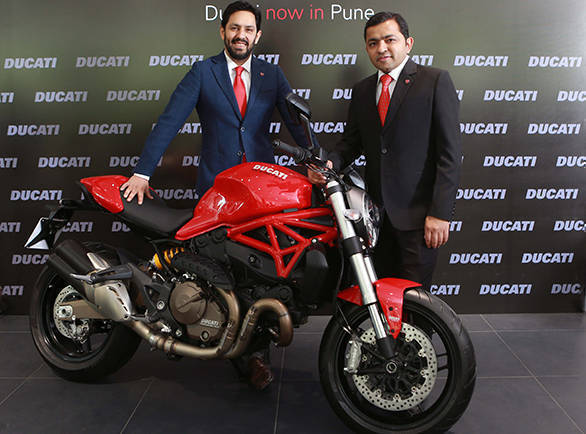 (L-R) Ravi Avalur, managing director, Ducati India and Vishal Agarwal, managing director, Ducati-Bavaria Motors