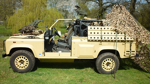Land Rover Defender (5)