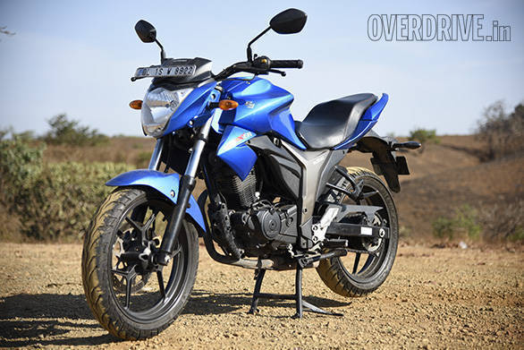 Honda Hornet Vs Suzuki Gixxer (11)