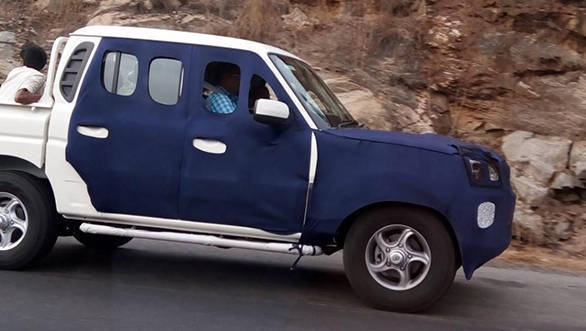Mahindra-Scorpio-Getaway-facelift-side-spied-on-test-1024x785