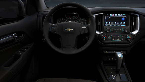 2017-Chevrolet-Trailblazer-interior NEW