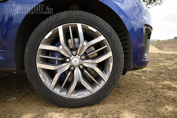 BMW X5M vs Range Rover SVR (20)