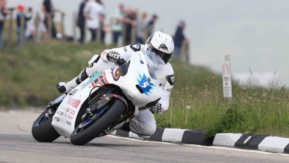 Bruce Anstey (Team MUGEN) at the Bungalow during the SES TT Zero race