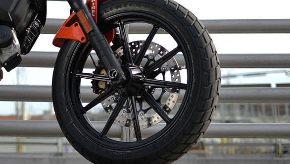 Ducati Scrambler Sixty2 (9)