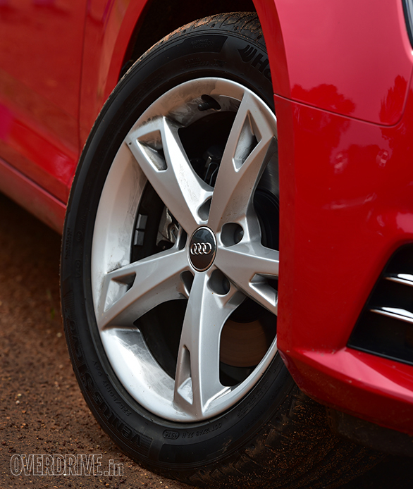 The Audi A4 features 17-inch wheels which look unique. They should be very practical with the 225/50 section tyres