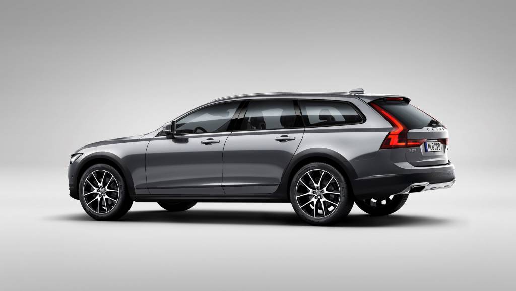 India-bound Volvo V90 Cross Country unveiled - Overdrive