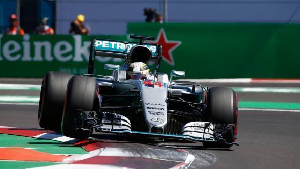 Lewis Hamilton on his way to victory at the 2016 Mexican GP