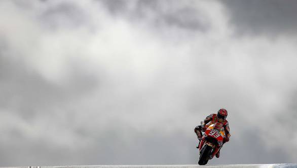 Marc Marquez claimed pole for the  2016 MotoGP race at  Phillip Island
