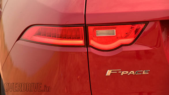 F-Pace_4