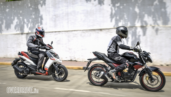 Suzuki Gixxer 150 vs Aprilia SR 150 (10)