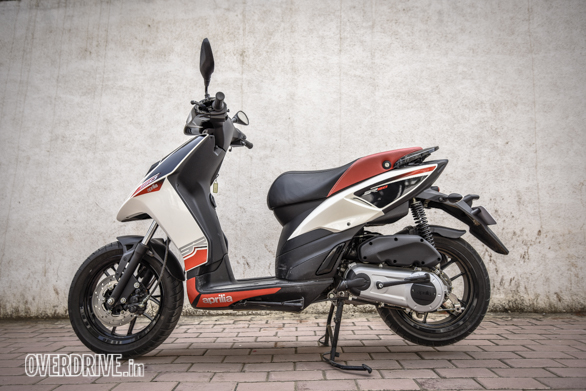 Suzuki Gixxer 150 vs Aprilia SR 150 (11)