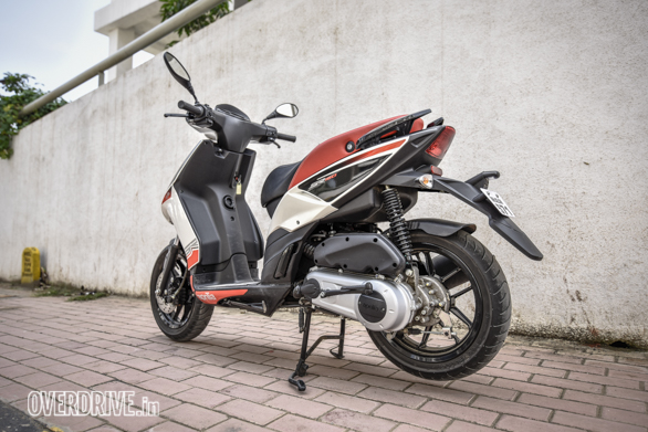 Suzuki Gixxer 150 vs Aprilia SR 150 (13)