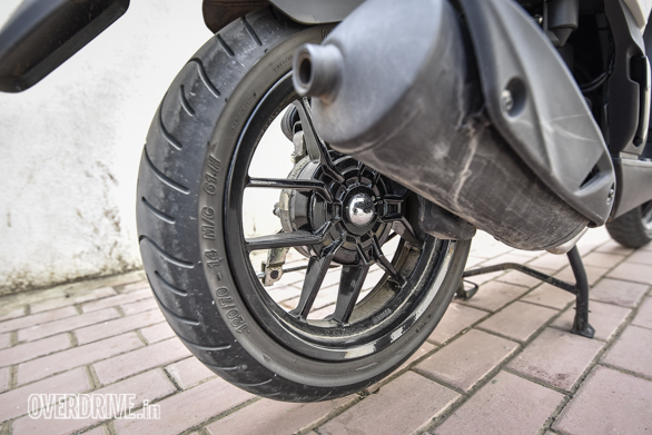 Aren't the Aprilia RS150's wheels just the best looking two-wheeler alloys in the business? 