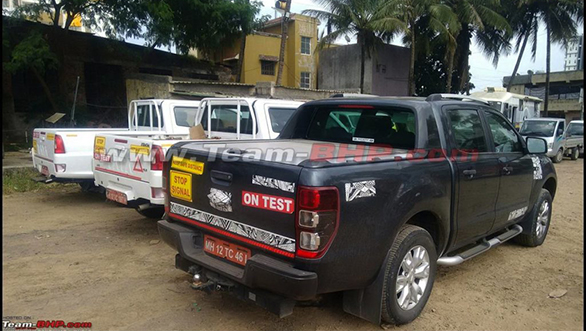 Tata-Xenon-facelift-rear-spied-1024x631