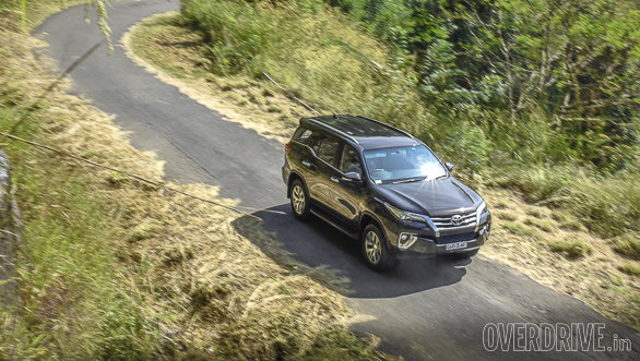 2016 Toyota Fortuner (59)