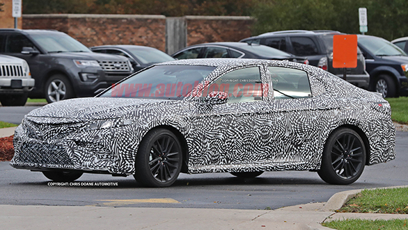 2018 Toyota Camry spotted testing (1)