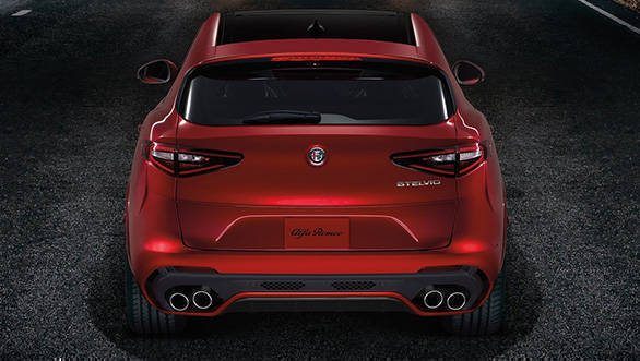 Alfa_Romeo-Stelvio_Quadrifoglio-2018-1280-08