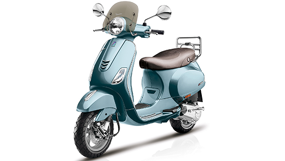 Vespa 946 Emporio Armani 