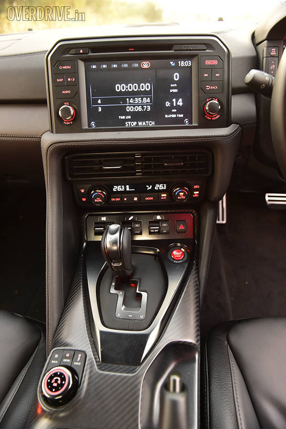 2016 Nissan GTR (9)