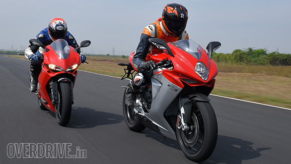 Ducati 959 Panigale vs MV Agusta F3 Track test (9)