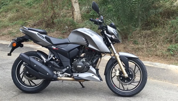 First Look Tvs Apache Rtr 200 4v Video Video Overdrive