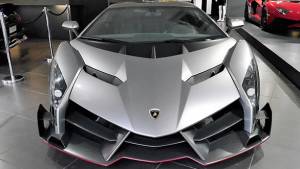 Lamborghini Veneno makes UK showroom debut