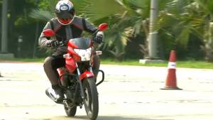 2016 Hero Achiever 150 - First Ride Review - Video