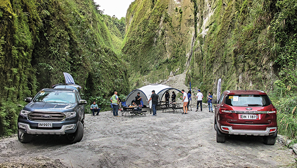 In these lahar beds, you have to maintain a good momentum and keep the engine in its peak power band to avoid getting bogged down. At the same time you have to keep a sharp lookout for stones and boulders