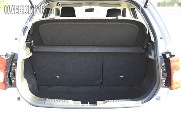 The Ignis' boot has a 260l capacity, which is significantly more than the Swift's 204l