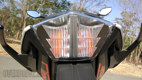 The LED tail lamps are simple in outline and detailed inside.