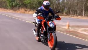 2017 KTM 390 Duke first ride review