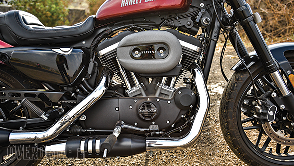 Harley-Davidson Roadster vs Triumph Bonneville T100 (8)