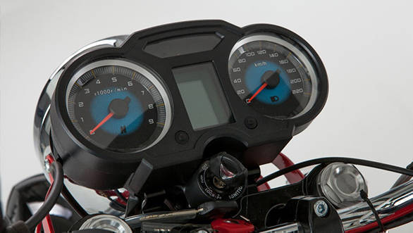 The 2017 Jawa 660 Vintage  uses a comparatively more modern cluster with digital display in the center