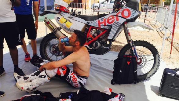 Joaquim Rodrigues resting after what was something of a tough day for him at the Merzouga Rally