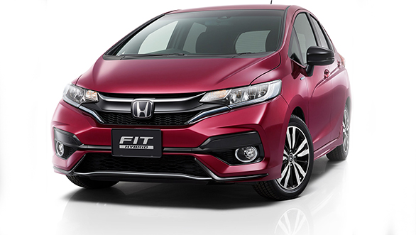 The overall profile of the Jazz facelift remains similar to the previous iteration. The new lines and revised design make it look more sportier.